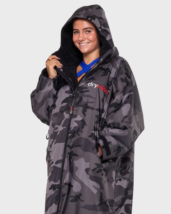Dryrobe® Advance Long Sleeve - Black Camo - Image 2